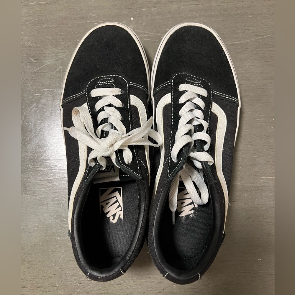Vans “Old Skool Shoe” size 8